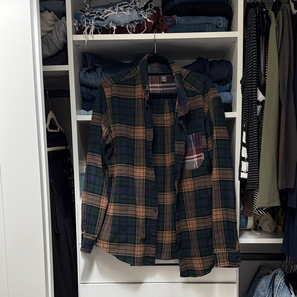 Eddie Bauer Green and Tan Plaid Casual Button-Down Shirt